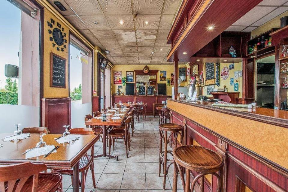 Hotel Aux Bons Amis Reims Esterno foto